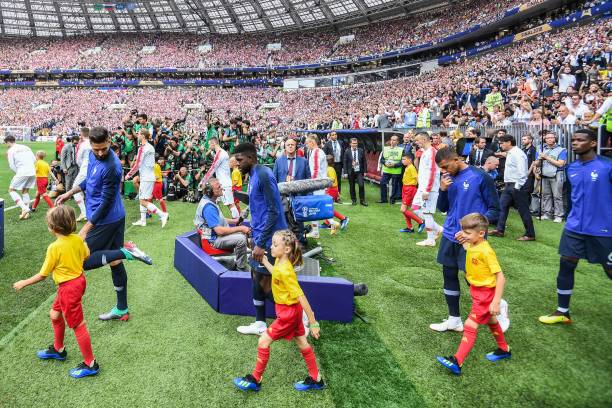 尽管他的个 尽管他的个